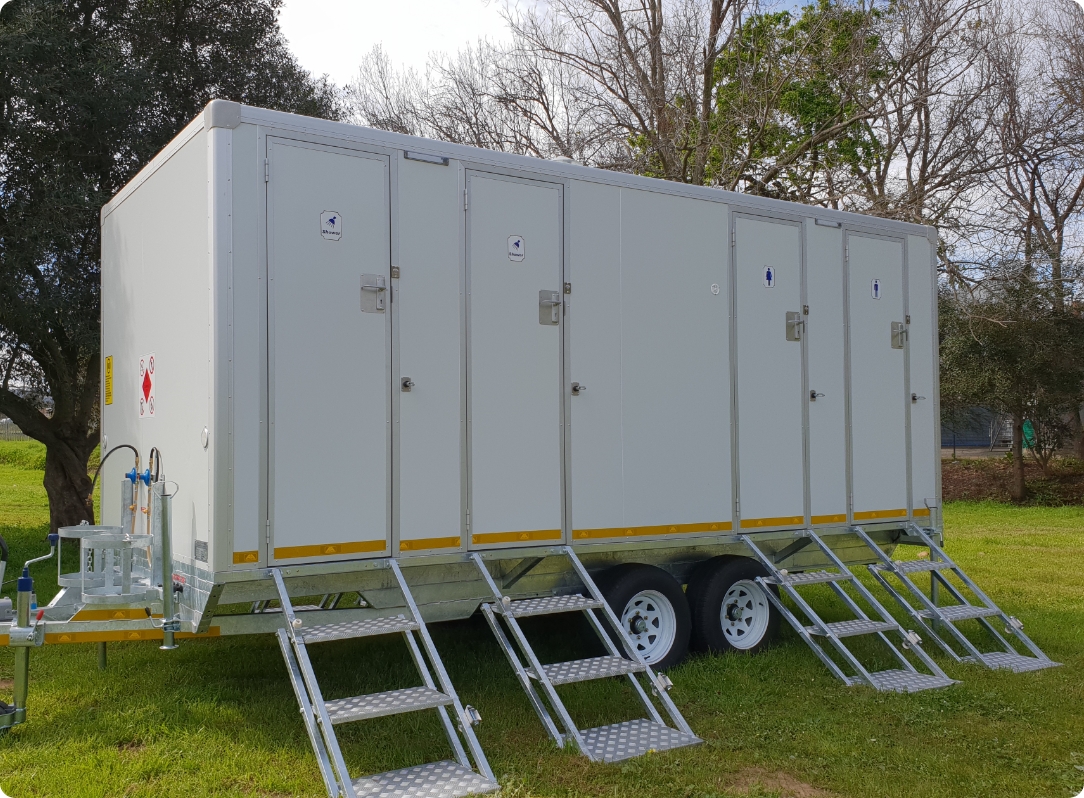 4 Toilet and 4 Shower